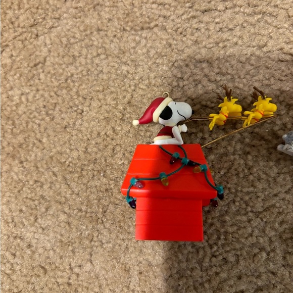 Lot Of 6 Hallmark Keepsake Peanut Series - Picture 4 of 15